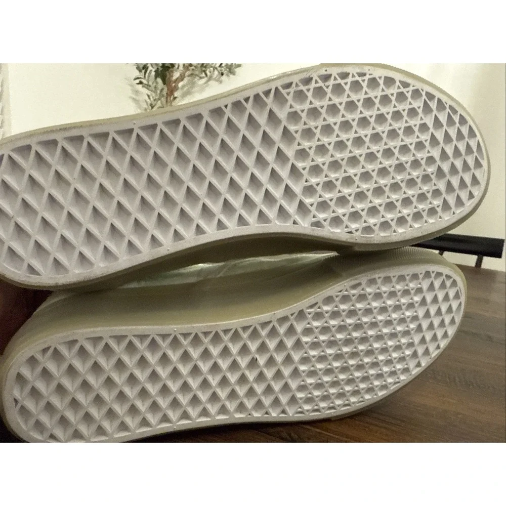 Vans very nice